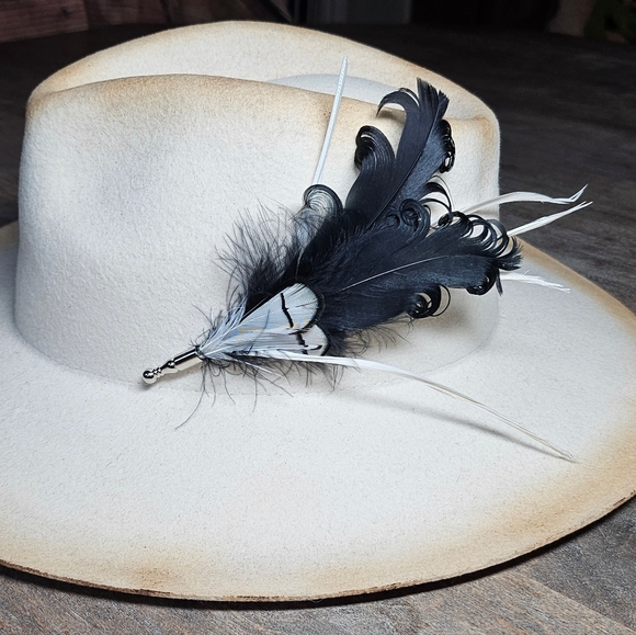 Genuine black and white ostrich feather hat pin brooch - Picture 1 of 4